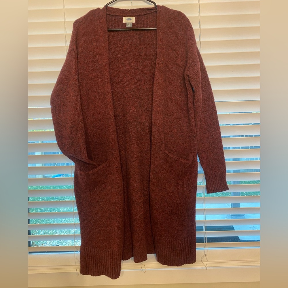 Old Navy Women’s XS long cardigan, pockets, plum wine color